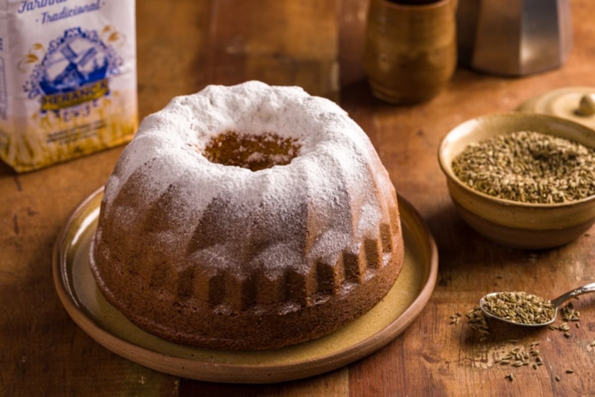 COMO FAZER BOLO DE FUBÁ TRADICIONAL (Receita Fácil)