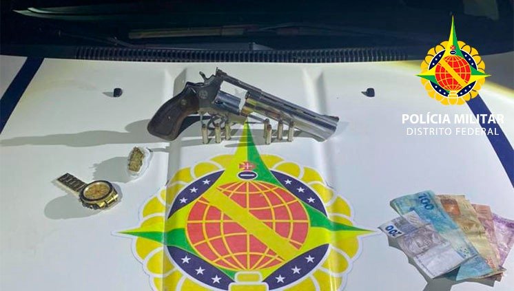 Homem foge da PMDF e cai em vala de esgoto de 2 metros de altura