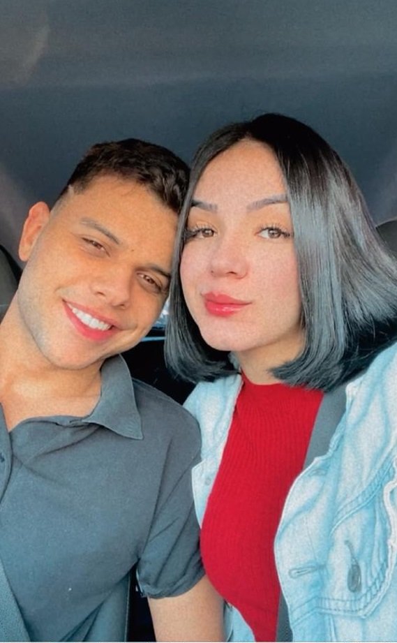 Giselle Oliveira e Vitor Yan