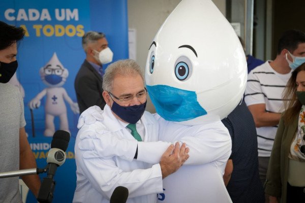 Potiguar, ministro Fábio Faria é vacinado contra Covid-19 pelo ministro da Saúde 14 07 2021 15 21 29