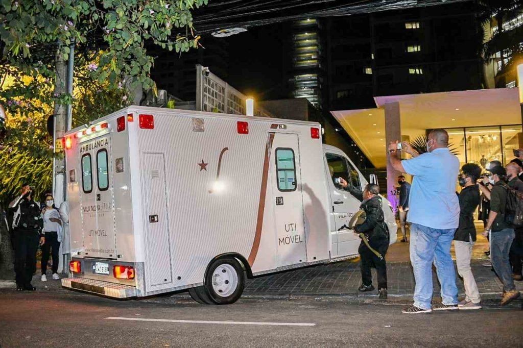 Presidente Jair Bolsonaro chega ao Hospital Vila Nova Star, na zona sul de São Paulo