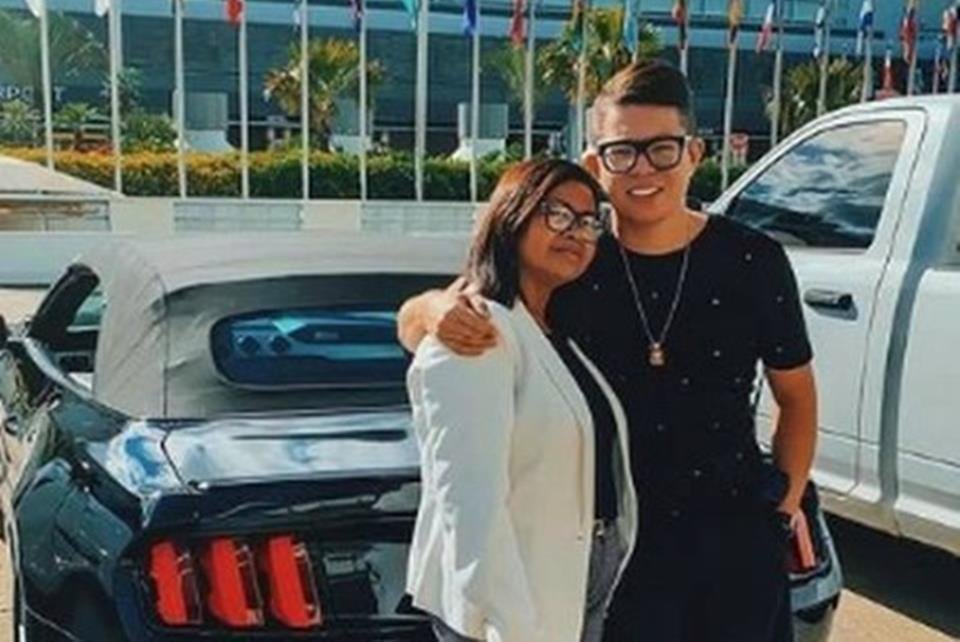 Dj Ivis e a mãe