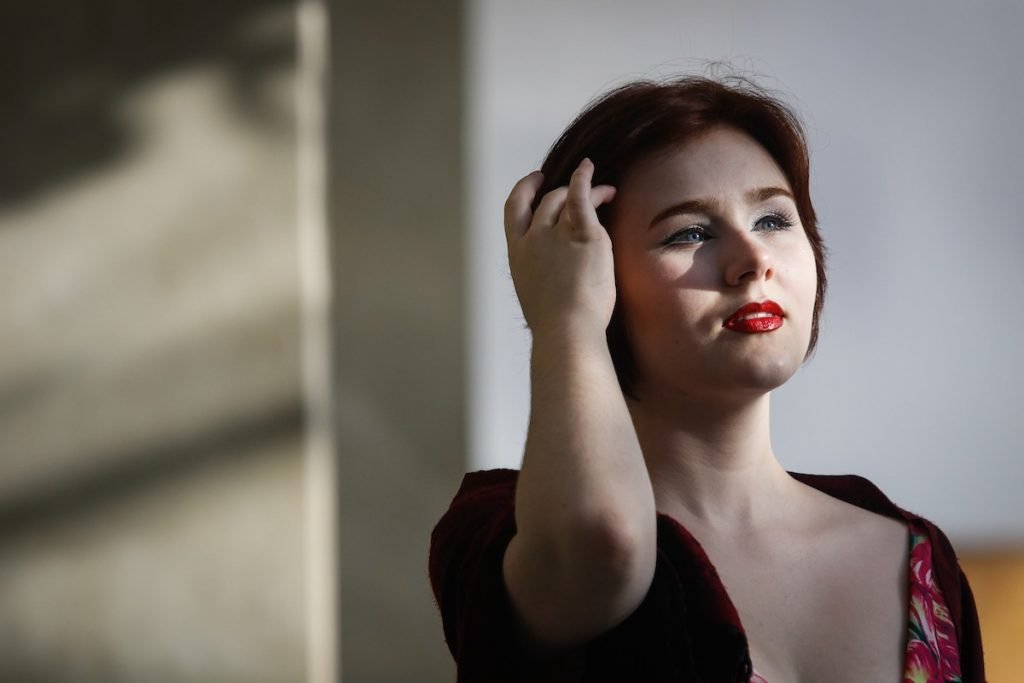 Entrevista com a cantora lírica Manuela Korossy.