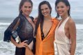 Alexia (Deborah Secco), Luna (Juliana Paiva) e Kyra (Vitória Strada) em Salve-se Quem Puder