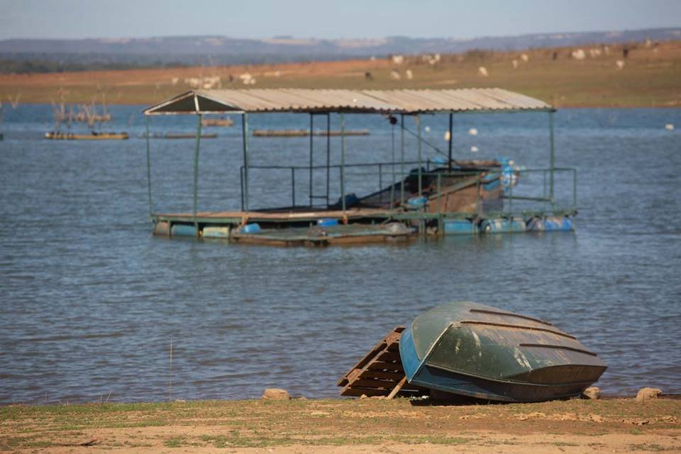 crise hídrica e energética, reservatório da usina hidrelétrica de itumbiara enfrenta redução do nível da água, em razão da seca e da estiagem