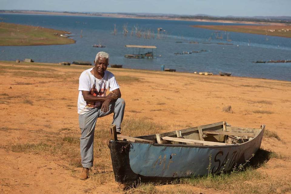 crise hídrica e energética, reservatório da usina hidrelétrica de itumbiara enfrenta redução do nível da água, em razão da seca e da estiagem