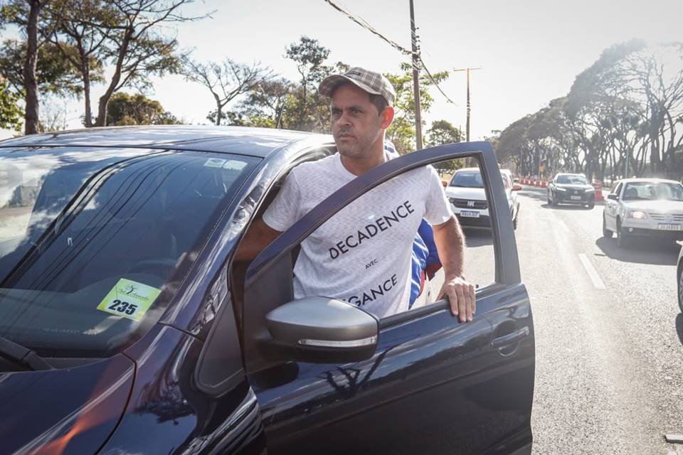 Fila quilométrica para vacinação no Parque da Cidade