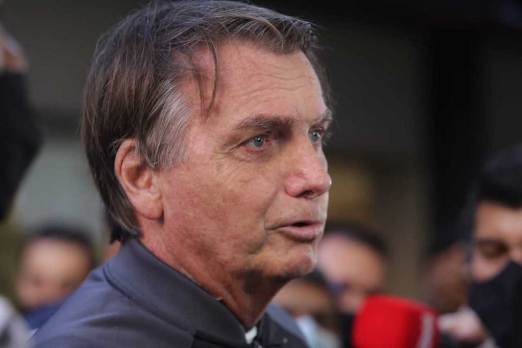Após quatro dias internado, Bolsonaro deixa hospital em São Paulo