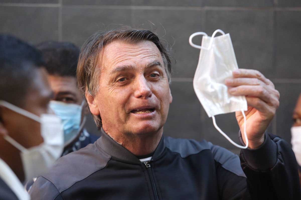 Após quatro dias internado, Bolsonaro deixa hospital em São Paulo
