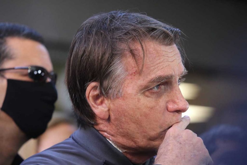 Após quatro dias internado, Bolsonaro deixa hospital em São Paulo