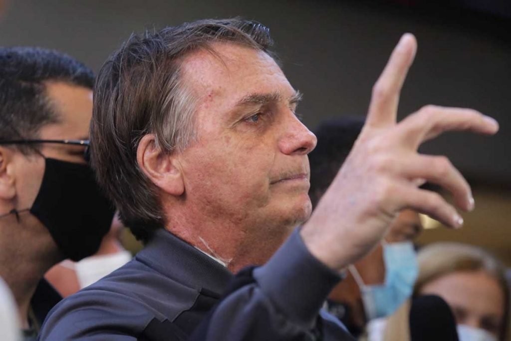 Após quatro dias internado, Bolsonaro deixa hospital em São Paulo