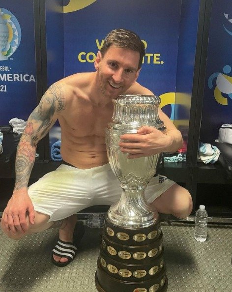 Messi ultrapassa CR7 em recorde mundial e tem a foto mais curtida