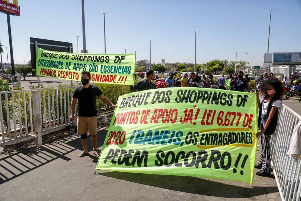 Protesto de motoboys em frente ao Parkshopping