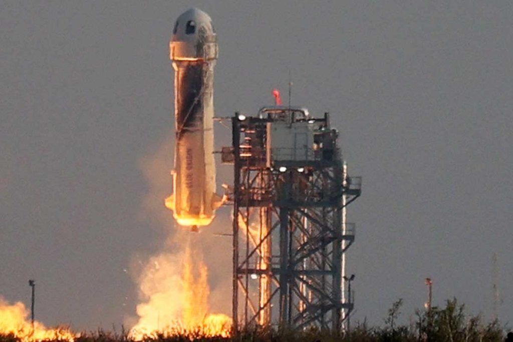 Veja imagens do voo de Jeff Bezos ao espaço no foguete New Shepard