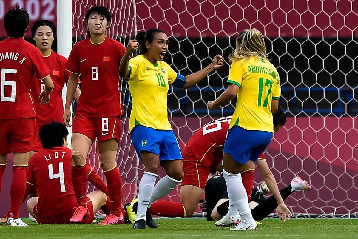 Em jogo de seis gols, Brasil e Holanda empatam no futebol feminino