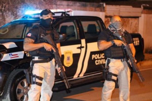 Bahia: PMs são presos suspeitos de matar homem que denunciou esquema
