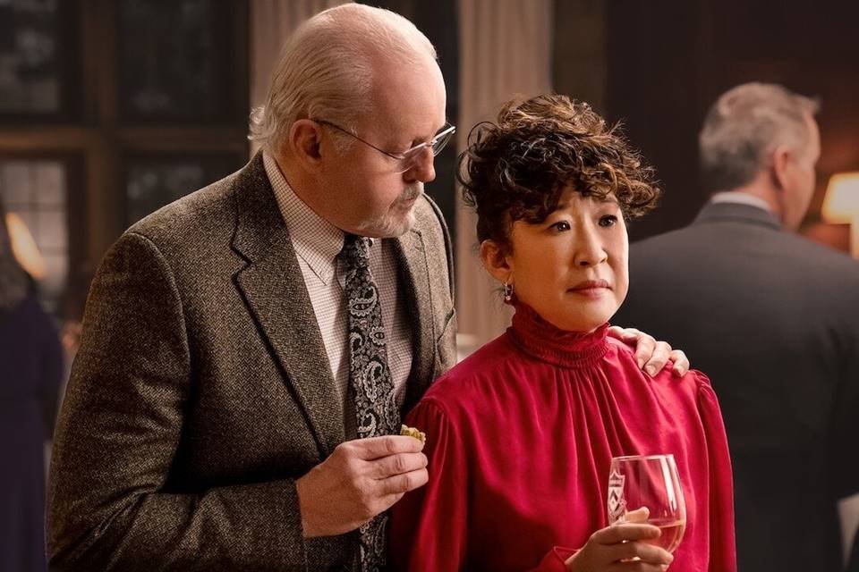 Netflix libera trailer de The Chair, série com Sandra Oh. Assista
