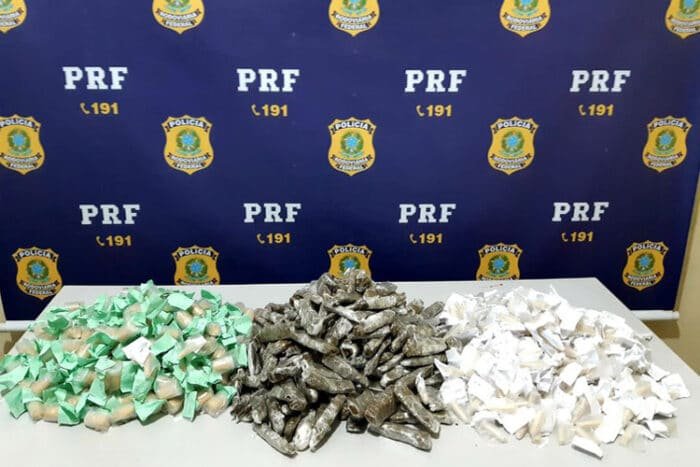 Motorista de app está preso há um mês por tráfico após PRF achar drogas com passageira Drogas apreendidas no carro de José Adriano