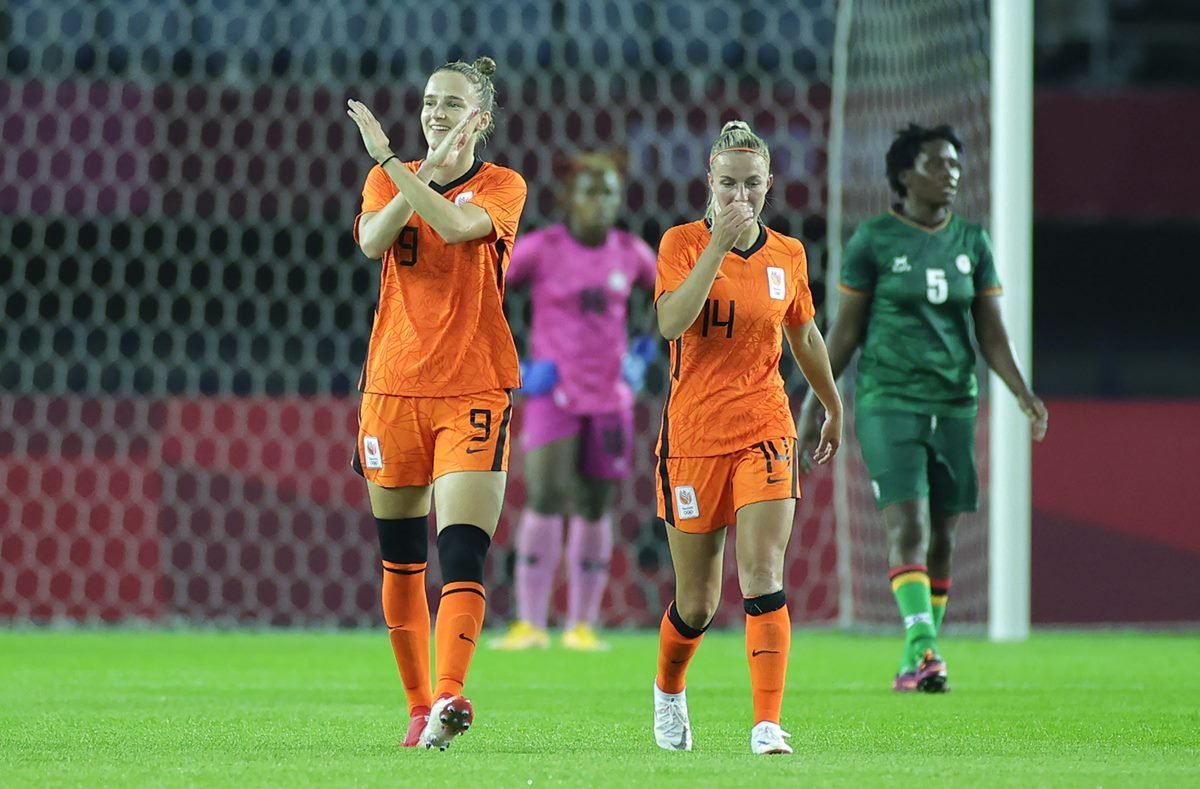 Seleção feminina de futebol estreia com goleada nos Jogos Tóquio 2020