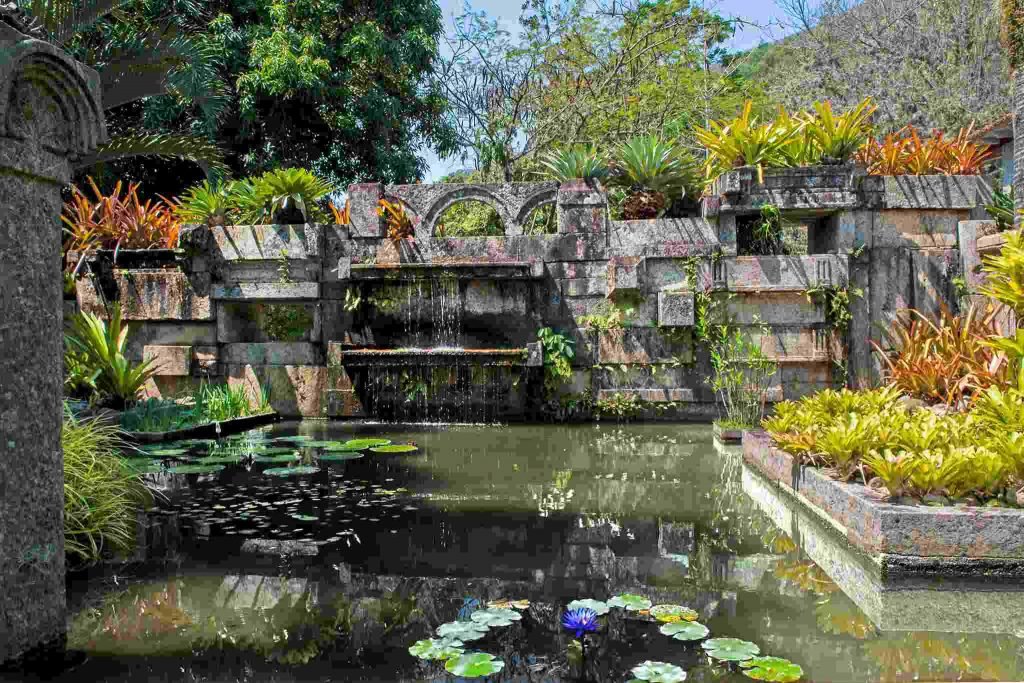 O espaço conta com sete edificações e seus lagos, além de museu