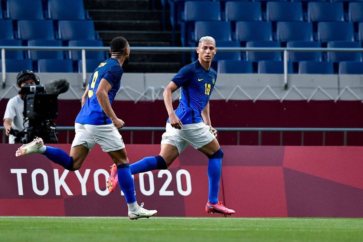 Hoje tem partida da Seleção Masculina de Futebol, que estreia nos