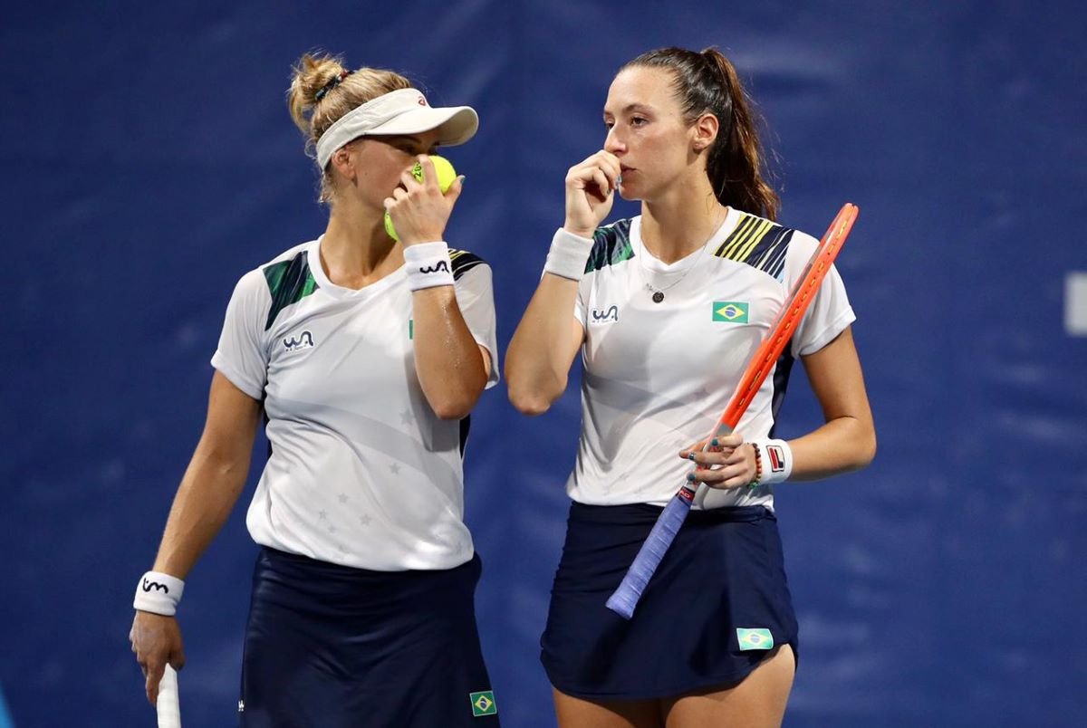 Dupla brasileira perde na semifinal do tênis e agora luta pelo bronze