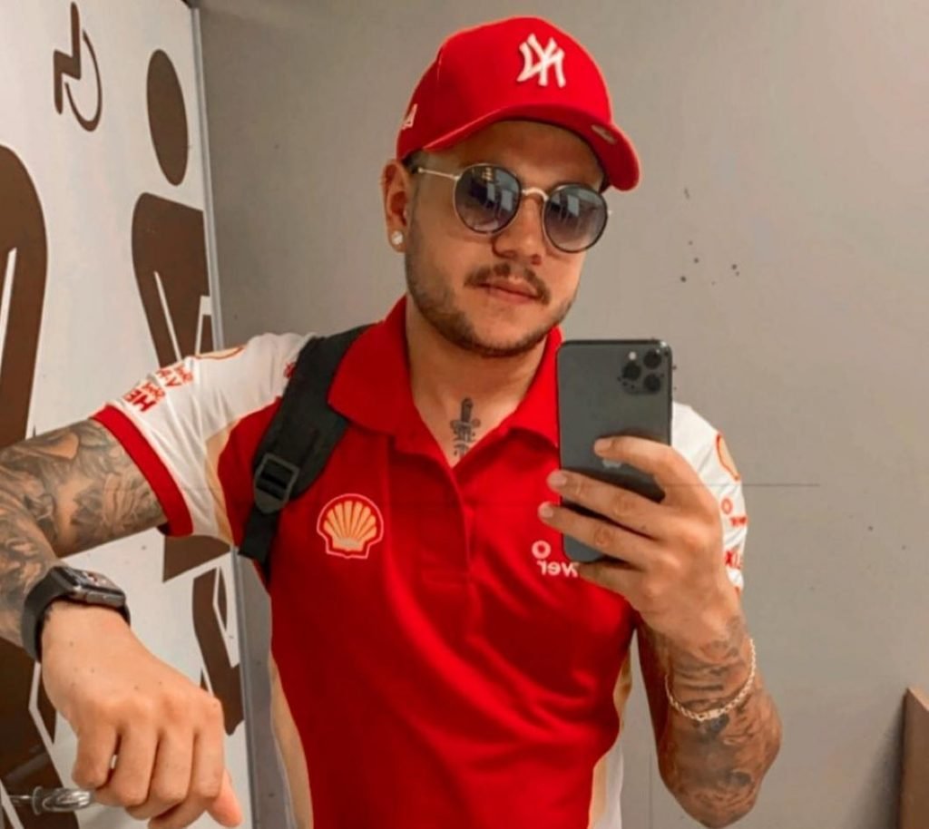Antes de ser atropelado, dono de posto de gasolina posta vídeo pedalando
