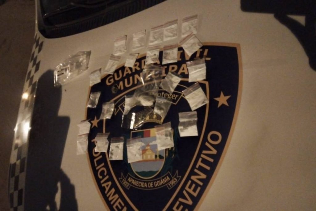 fiscais encerram festa clandestina com 500 pessoas em aparecida de goiânia, goiás