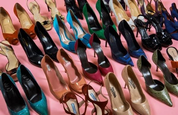 Sapatos de Catherine Deneuve que serão leiloados em setembro de 2021