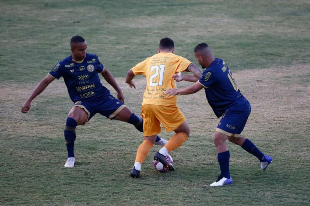 Brasiliense 0 x 1 Aparecida de Goiânia
