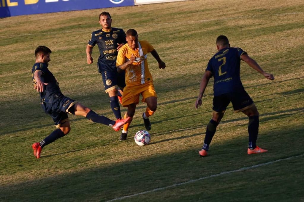 Brasiliense 0 x 1 Aparecida de Goiânia