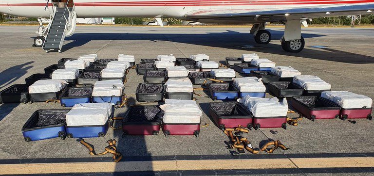 PF apreende cocaína em avião executivo no aeroporto de Fortaleza