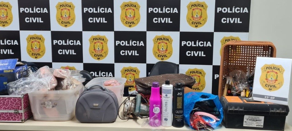 Dois cães são resgatados em residência no DF