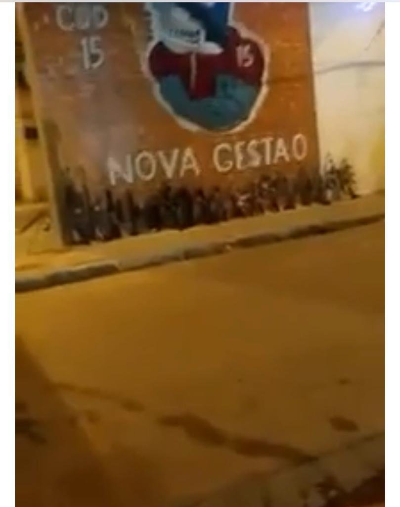 Traficantes da Cidade de Deus exibem fuzis nas redes sociais