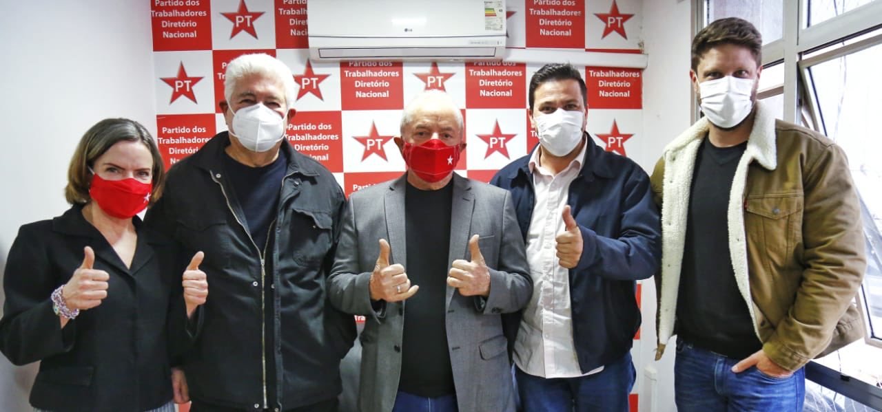 O ex-presidente Lula se encontrou com Roberto Requião em Curitiba