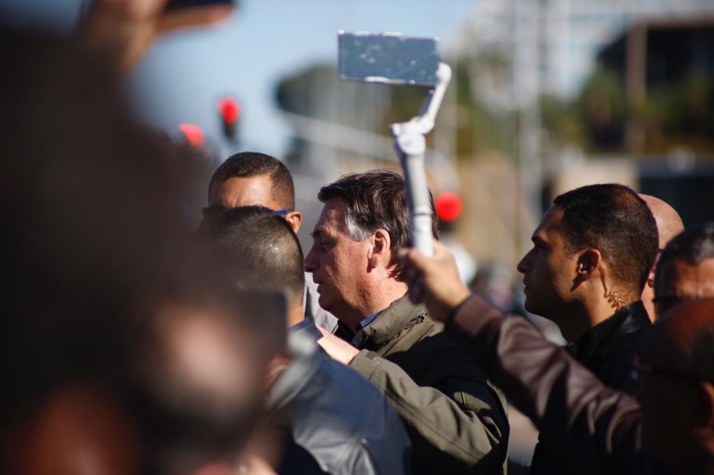 Bolsonaro faz motociata em Brasília