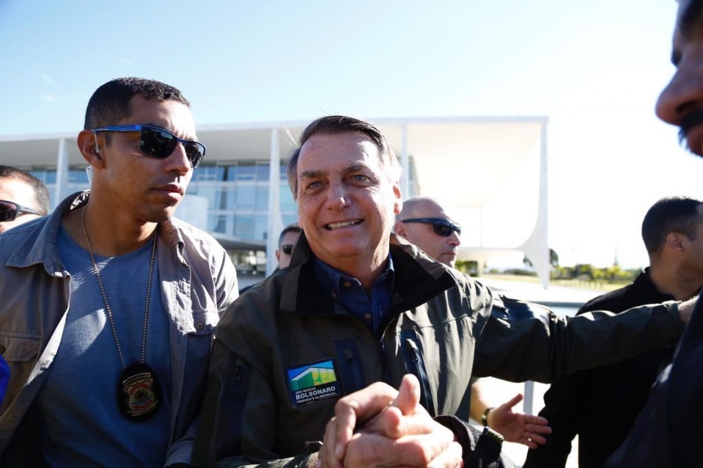 Bolsonaro faz motociata em Brasília