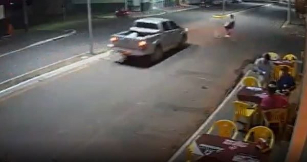 Ciclista é atropelado duas vezes