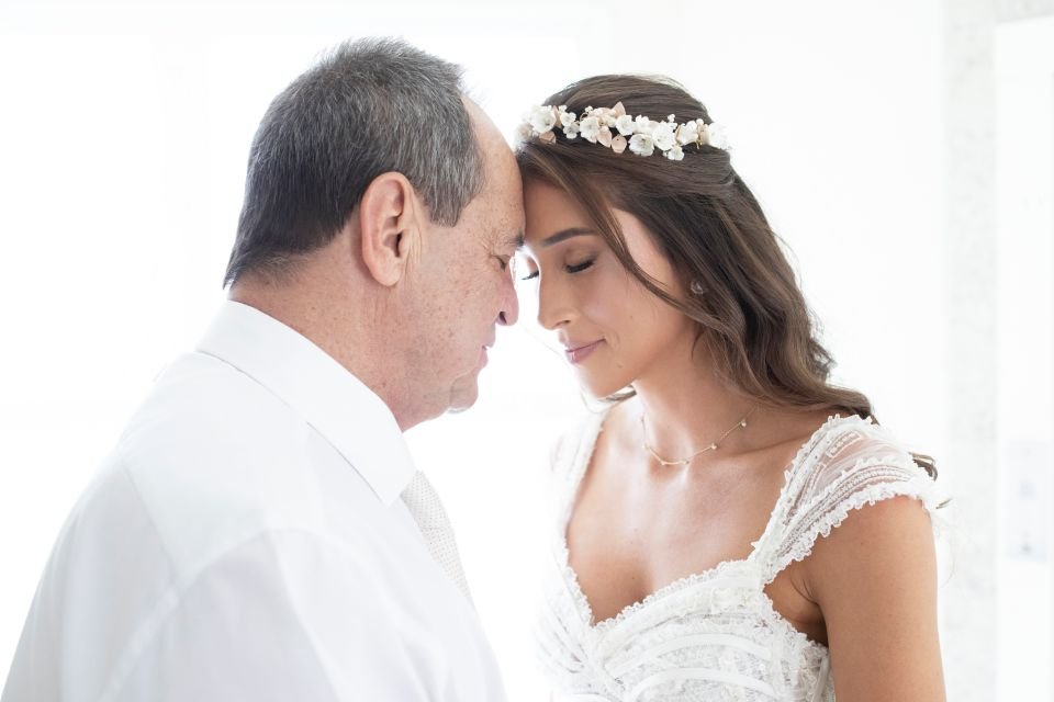 Sarah Bosque e Fábio Estillac trocam alianças às margens do Lago