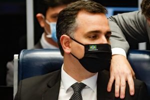 Na presidência o senador Rodrigo Pacheco Senado Federal no final da votação da PL 2.108:2021, que revoga Lei de Segurança Nacional 3