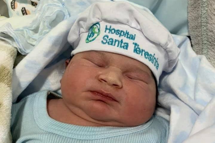 Super bebê! Menino nasce com 5,3 quilos e 55 centímetros