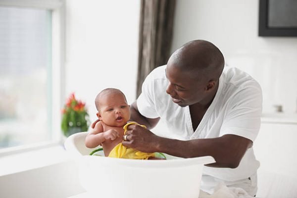 Saiba Qual A Melhor Forma De Dar Banho No Bebe Em Dias Frios