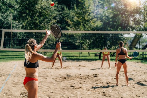 Tudo sobre beach tennis, o esporte que virou febre em