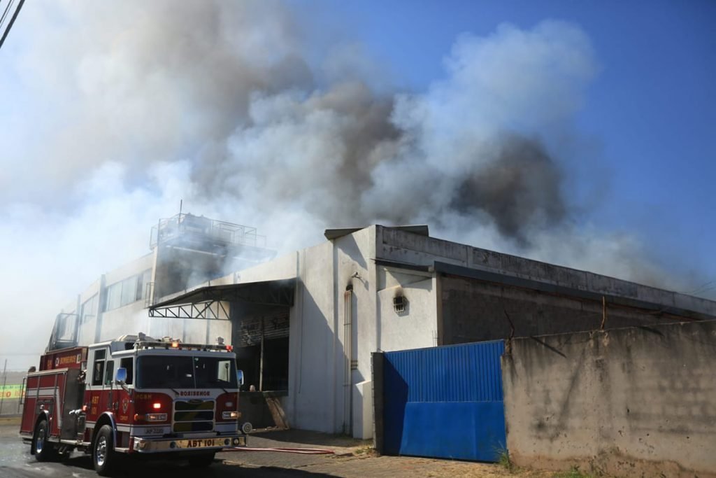Incêndio em supermercado de Brasília chama a atenção