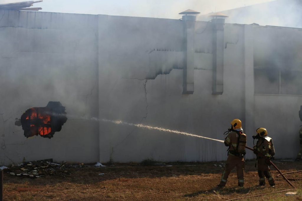 Incêndio em supermercado de Brasília chama a atenção Rafaela Felicciano Metropoles6