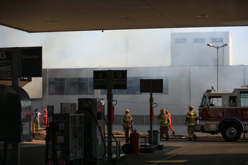 Incêndio em supermercado de Brasília chama a atenção