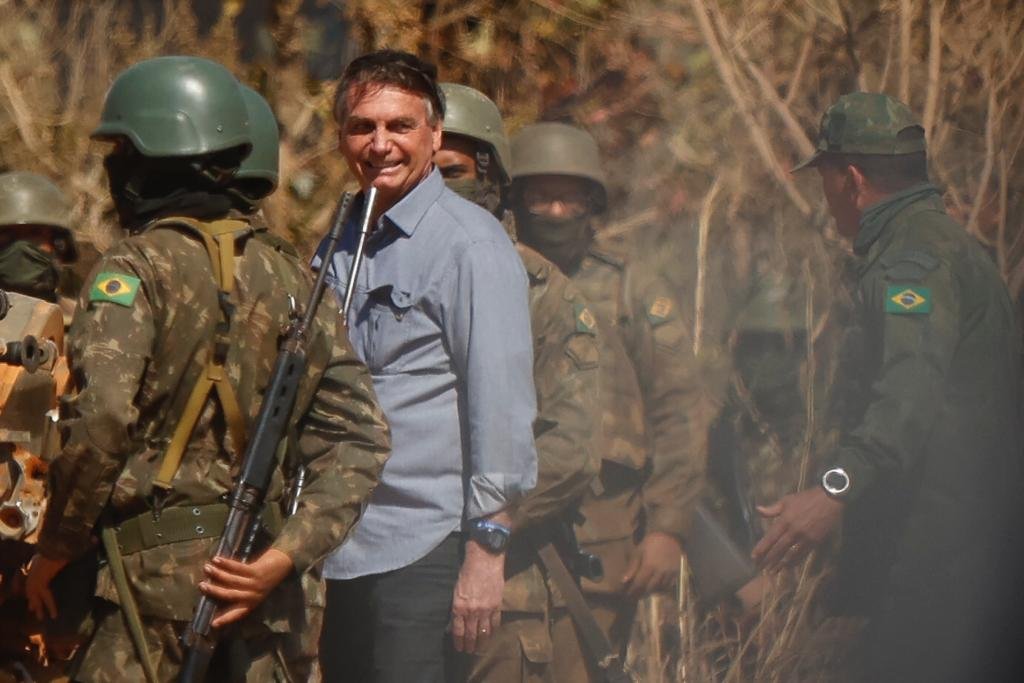 Demonstração operativa dos fuzileiros navais da operação Formosa durante agenda do presidente bolsonaro 19