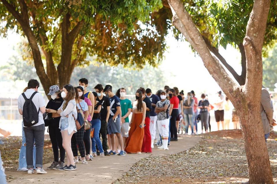 Vacinação de jovens de 18 e 19 anos no DF