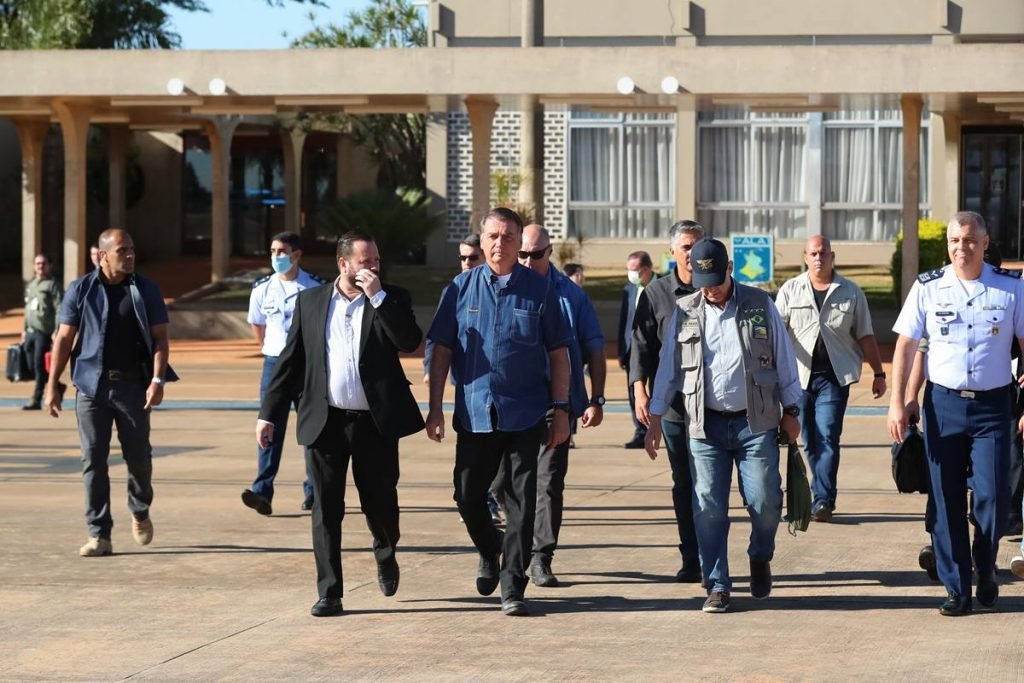 Bolsonaro chega a Cuiabá: presença garantida no 7 de setembro