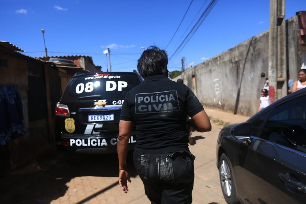PCDF faz buscas por corpos na Estrutural. A dona da casa afirma que tem aparições fantasmagóricas na residência 5